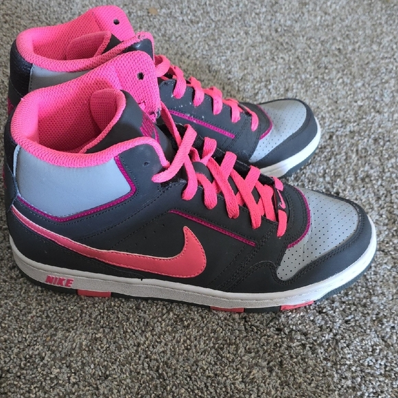 Nike Gray and Pink High-Top Sneakers with Basketball-Inspired Design - Picture 3 of 4